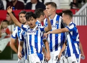 开云官网-伯纳乌球迷热情高涨，助威支持球队取胜