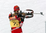 开云APP-俄罗斯姑娘在射击比赛中大放异彩，勇夺金牌