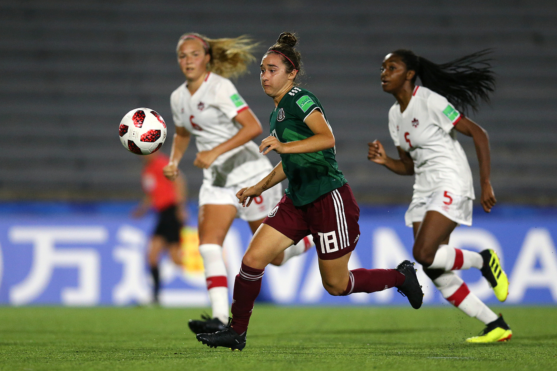 巴西女足大胜阿根廷,晋级半决赛 巴西女足大胜阿根廷,晋级半决赛