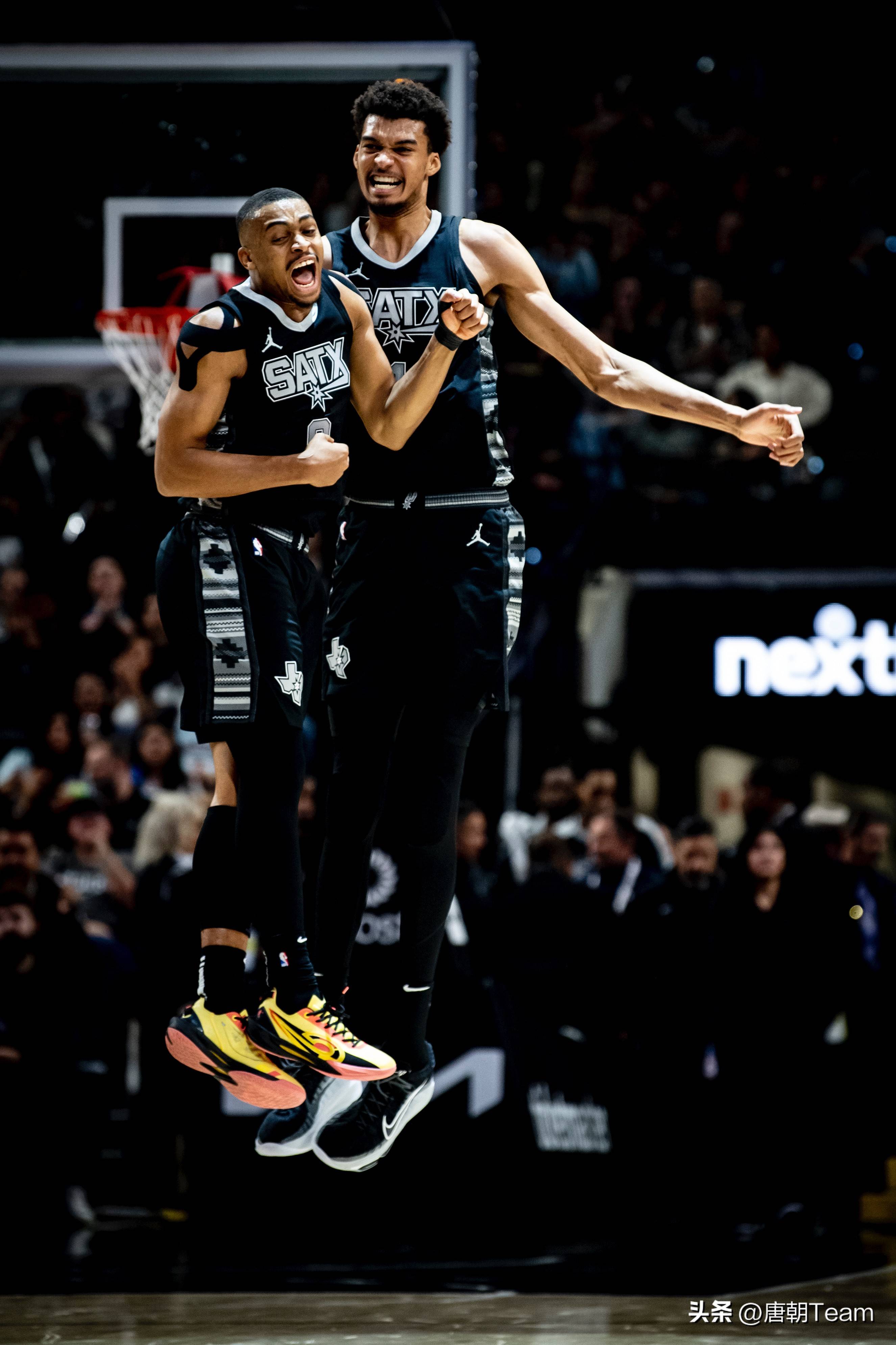 快船惊险取胜马刺,继续保持不败 快船惊险取胜马刺,继续保持不败