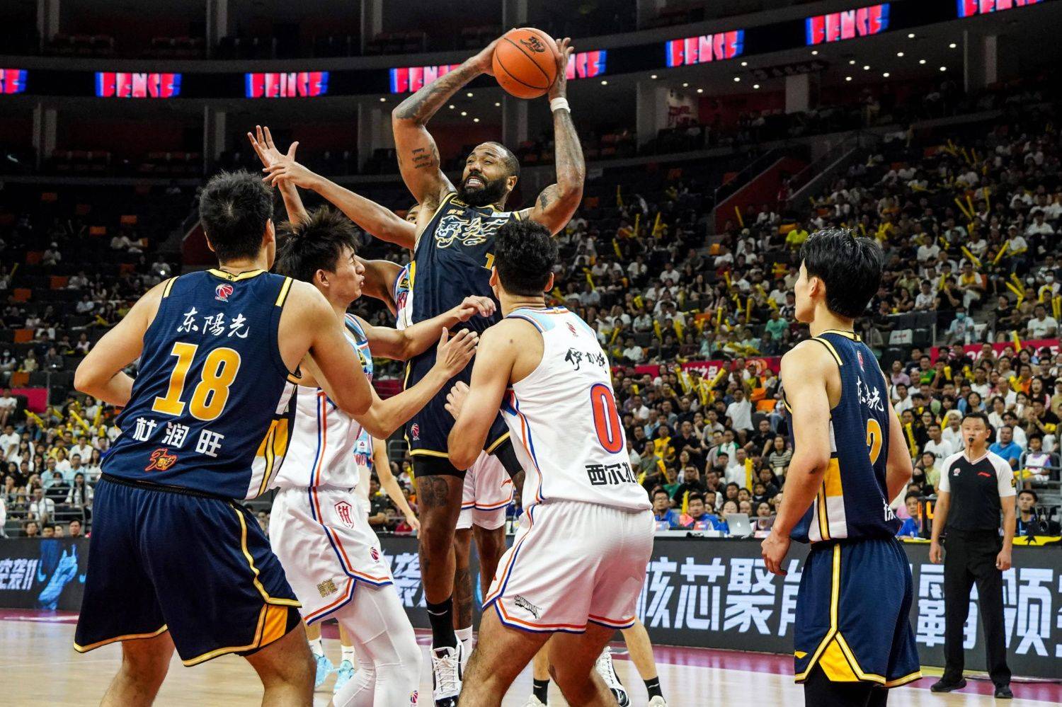 福建队队员配合默契,赢得关键战役的简单介绍 福建队队员配合默契,赢得关键战役的简单介绍