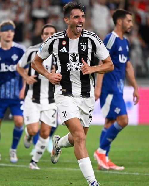 尤文图斯主帅谈转会窗口策略,着眼未来发展的简单介绍 尤文图斯主帅谈转会窗口策略,着眼未来发展的简单介绍