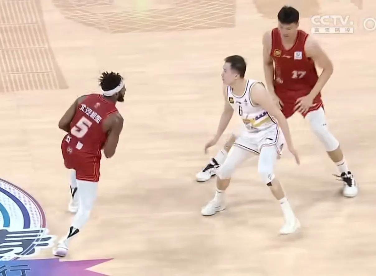 回顾过往:球队历史对决再次上演的简单介绍 回顾过往:球队历史对决再次上演的简单介绍