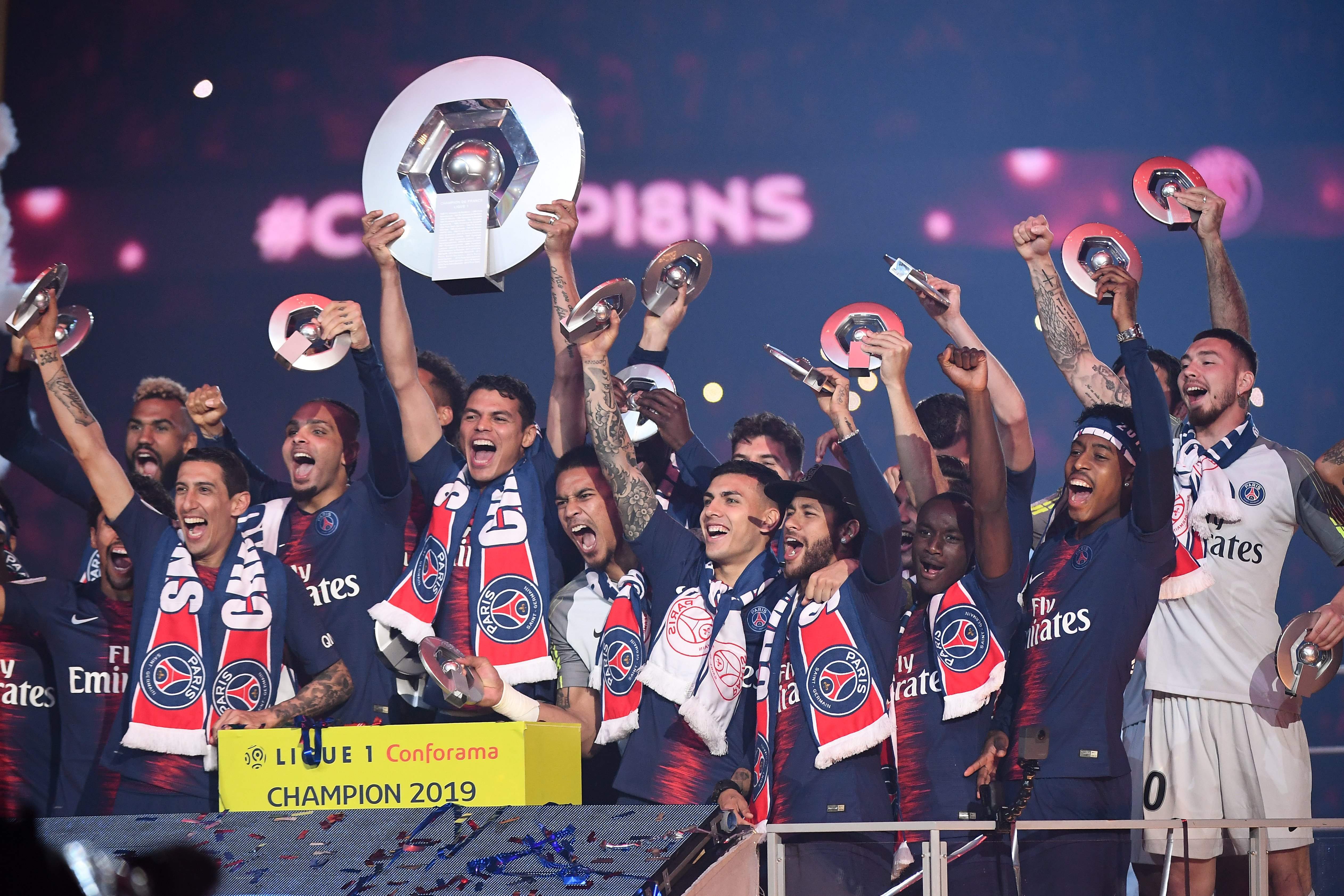 巴黎圣日耳曼门将连续扑救,稳固球门阵容的简单介绍 巴黎圣日耳曼门将连续扑救,稳固球门阵容的简单介绍