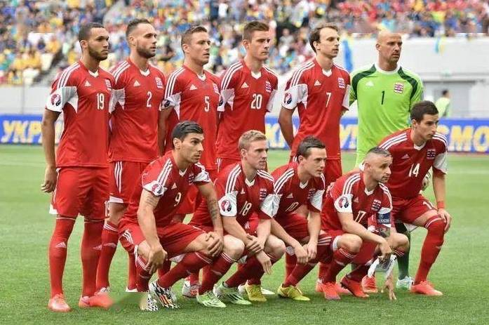 阿贾克斯实力碾压对手，晋级欧洲俱乐部杯半决赛的简单介绍