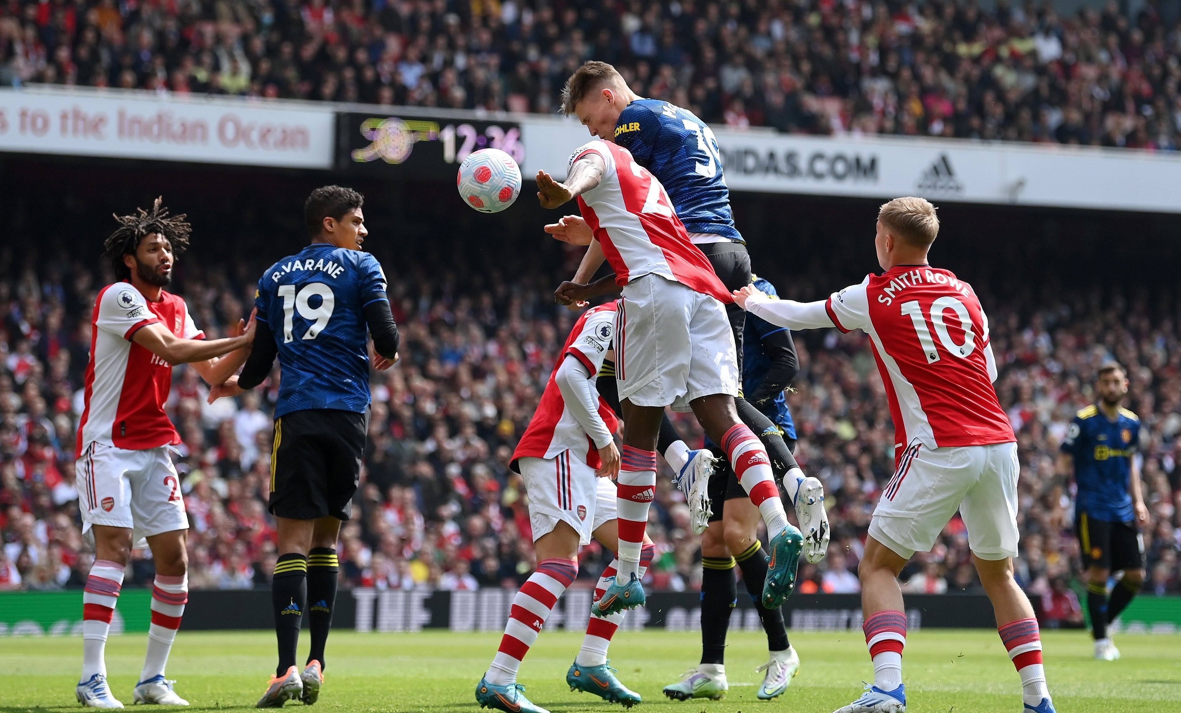 关于曼联卫冕欲再夺联赛冠军地位更难守的信息