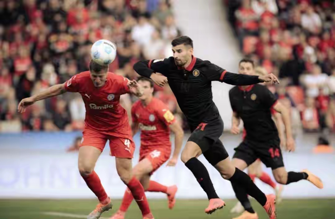 奥格斯堡防守变得更加坚实,对手难以破门?的简单介绍 奥格斯堡防守变得更加坚实,对手难以破门?的简单介绍