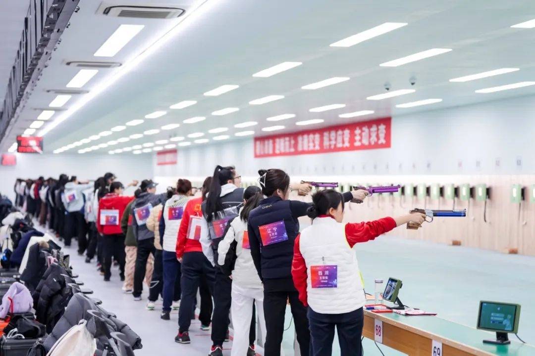 射击比赛强手如林,冠军终现真容 射击比赛强手如林,冠军终现真容