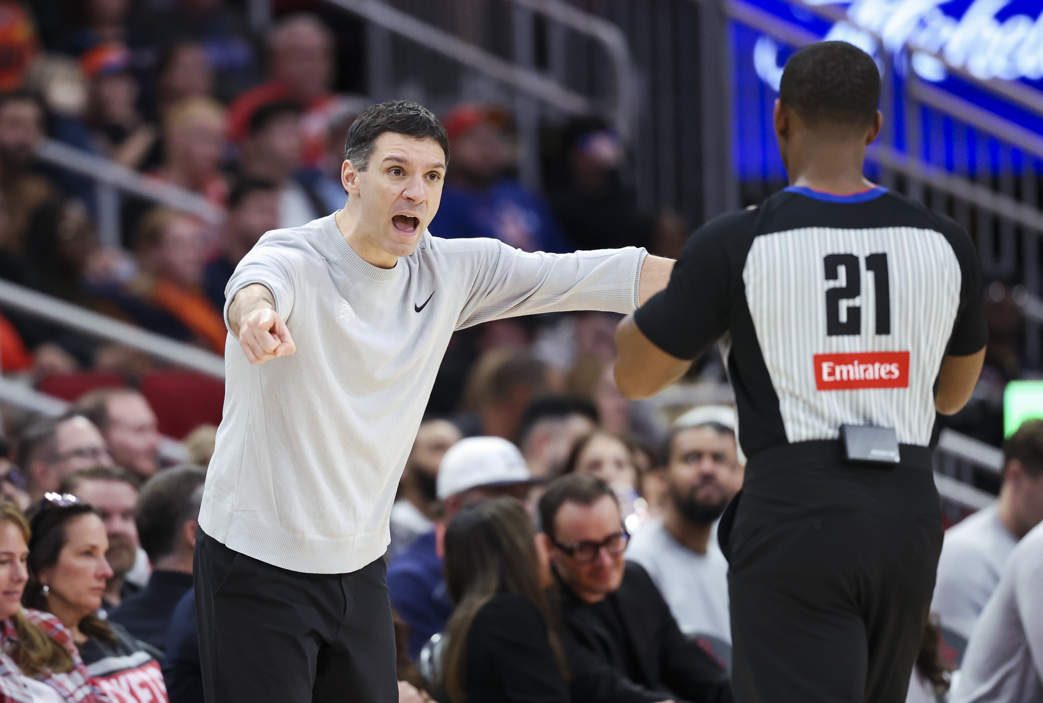 女子足球锦标赛决赛激烈对抗 女子足球锦标赛决赛激烈对抗