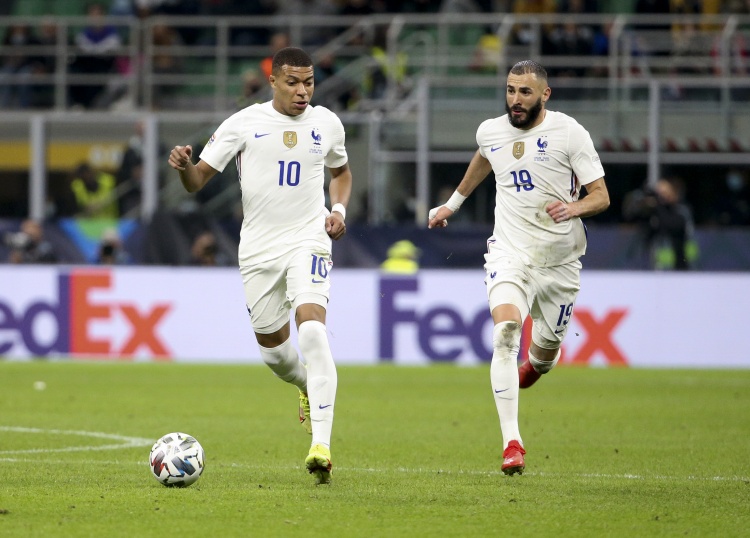 法国足球比赛的新闻和最新战况