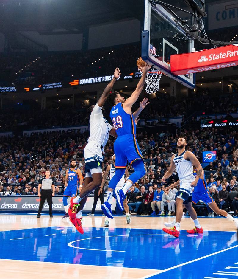 曼城客场击败莱切斯特城,斯特林缔造关键进球 曼城客场击败莱切斯特城,斯特林缔造关键进球