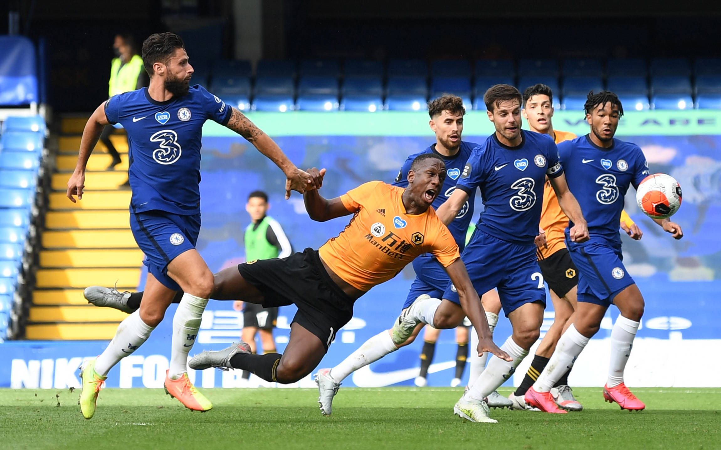 莱切斯特城中场灵活传球,组织进攻效果显著的简单介绍 莱切斯特城中场灵活传球,组织进攻效果显著的简单介绍