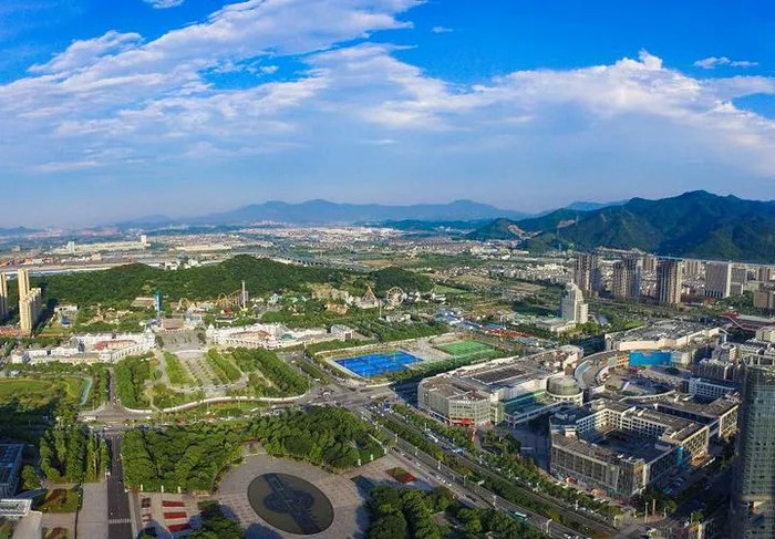 包含浙江绿城抢眼表现，引起瞩目的词条