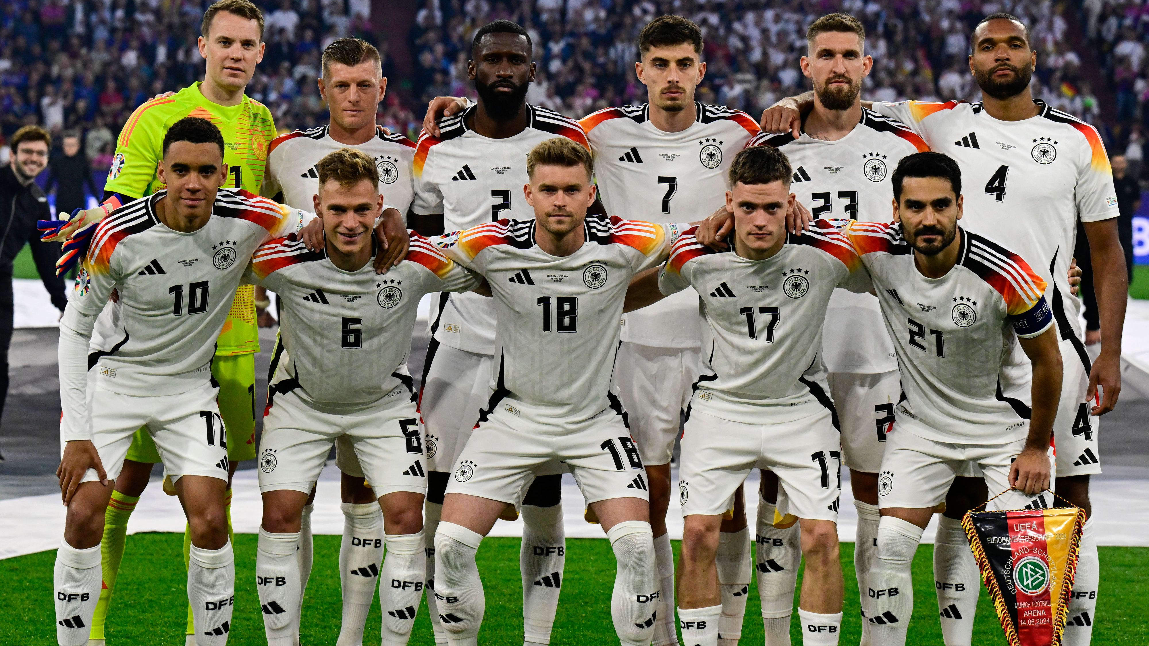 斯图加特队新晋后防堡垒，德国足球积极赛场不败的简单介绍