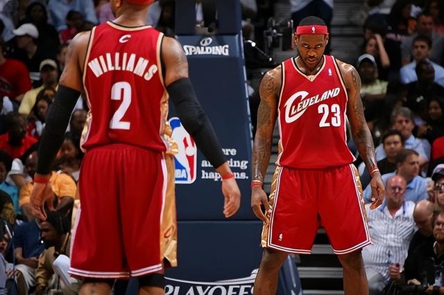 魔术惊险击败骑士，主场保持不败