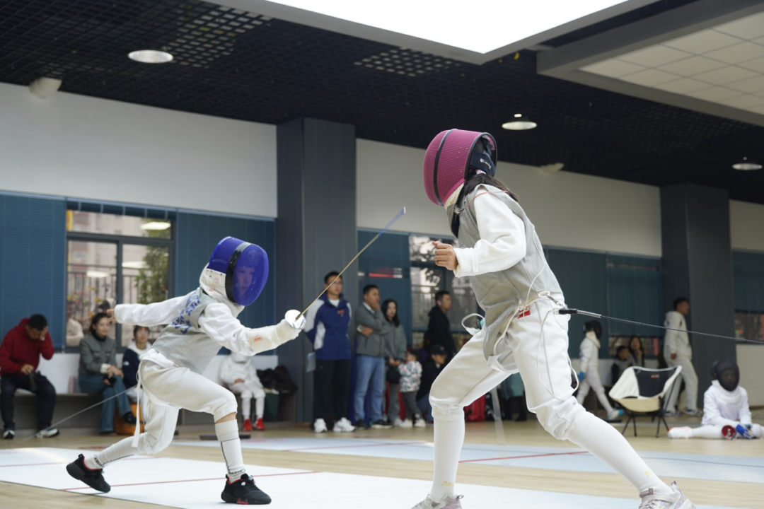 关于华人击剑选手精湛技艺,夺得头名的信息 关于华人击剑选手精湛技艺,夺得头名的信息