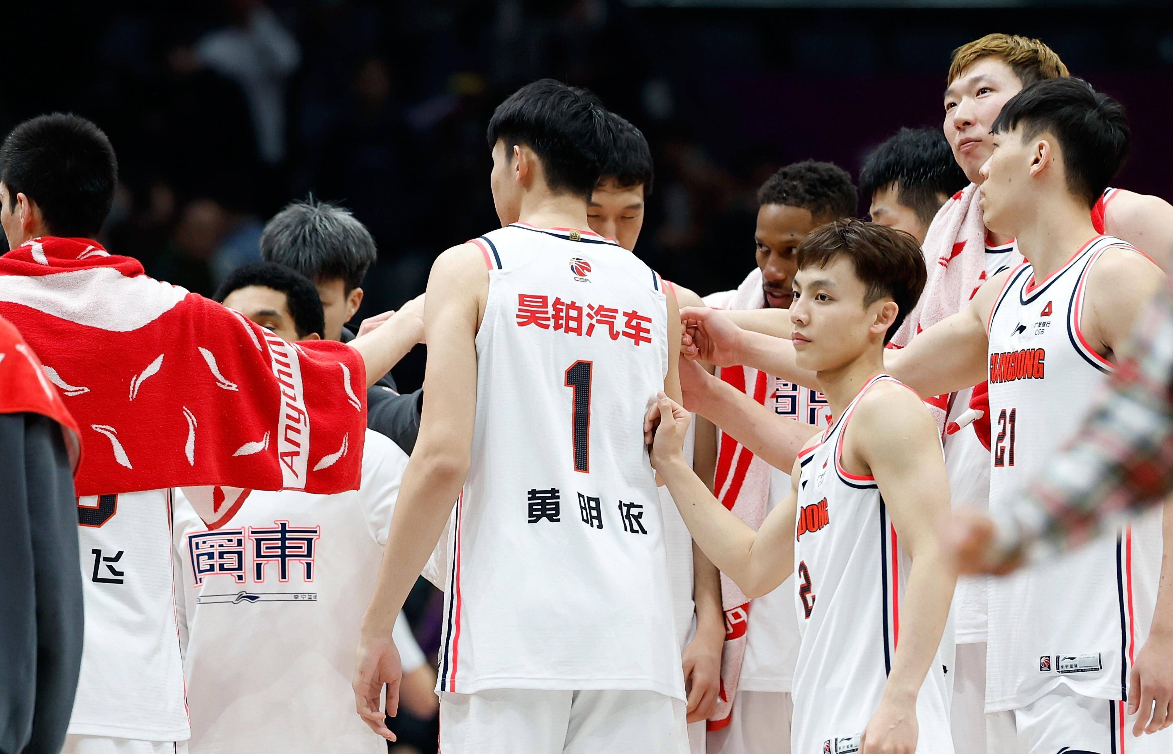 广东男篮大胜辽宁队,晋级总决赛争夺冠军 广东男篮大胜辽宁队,晋级总决赛争夺冠军