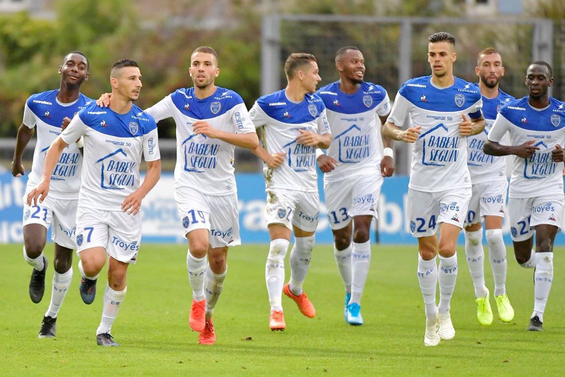 波尔多客场横扫,法甲竞争激烈升级 波尔多客场横扫,法甲竞争激烈升级