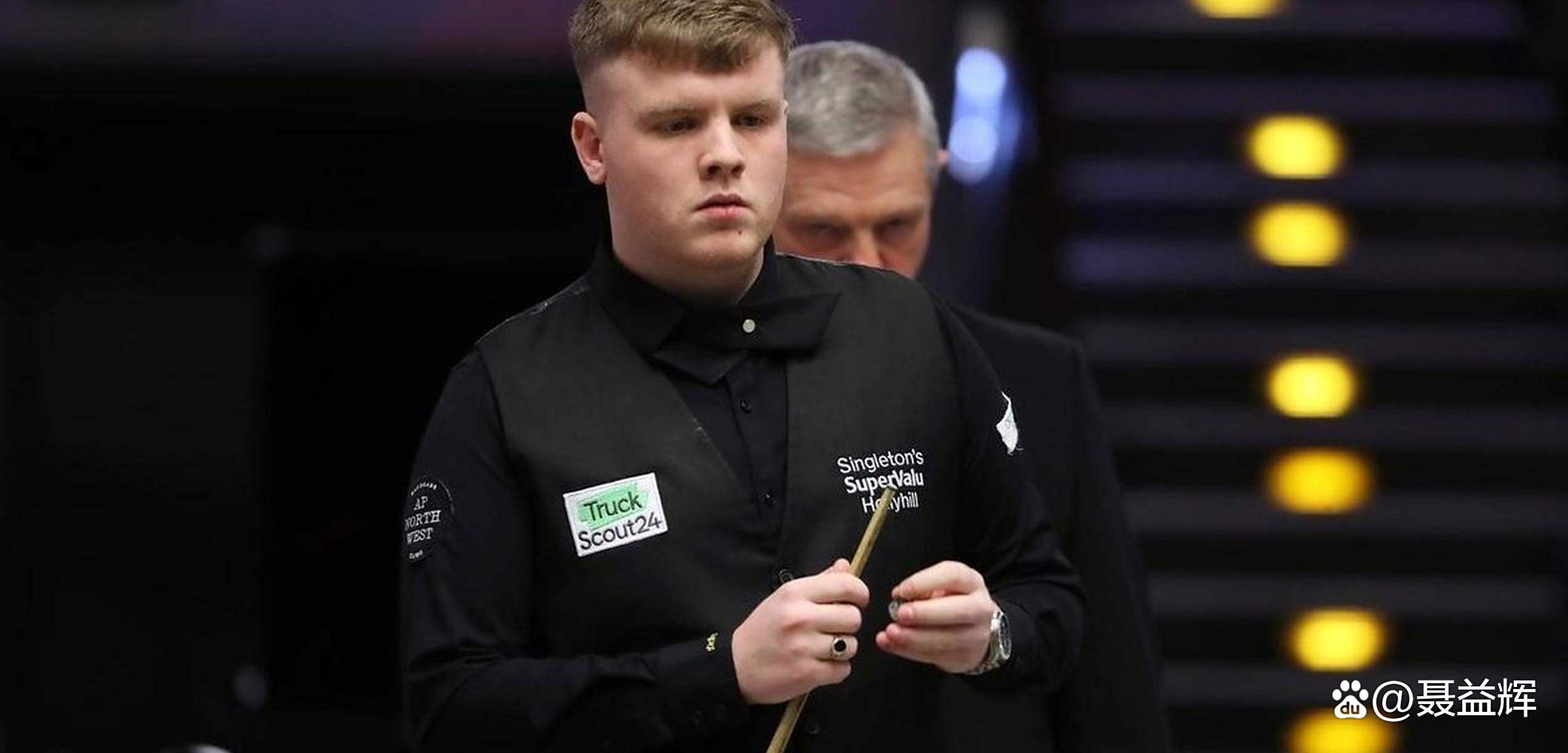 年轻球员在比赛中脱颖而出,成为关键人物的简单介绍 年轻球员在比赛中脱颖而出,成为关键人物的简单介绍