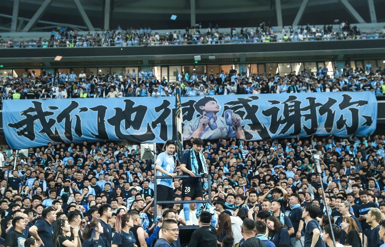 包含大连一方客场压哨绝杀,球队士气大振的词条 包含大连一方客场压哨绝杀,球队士气大振的词条