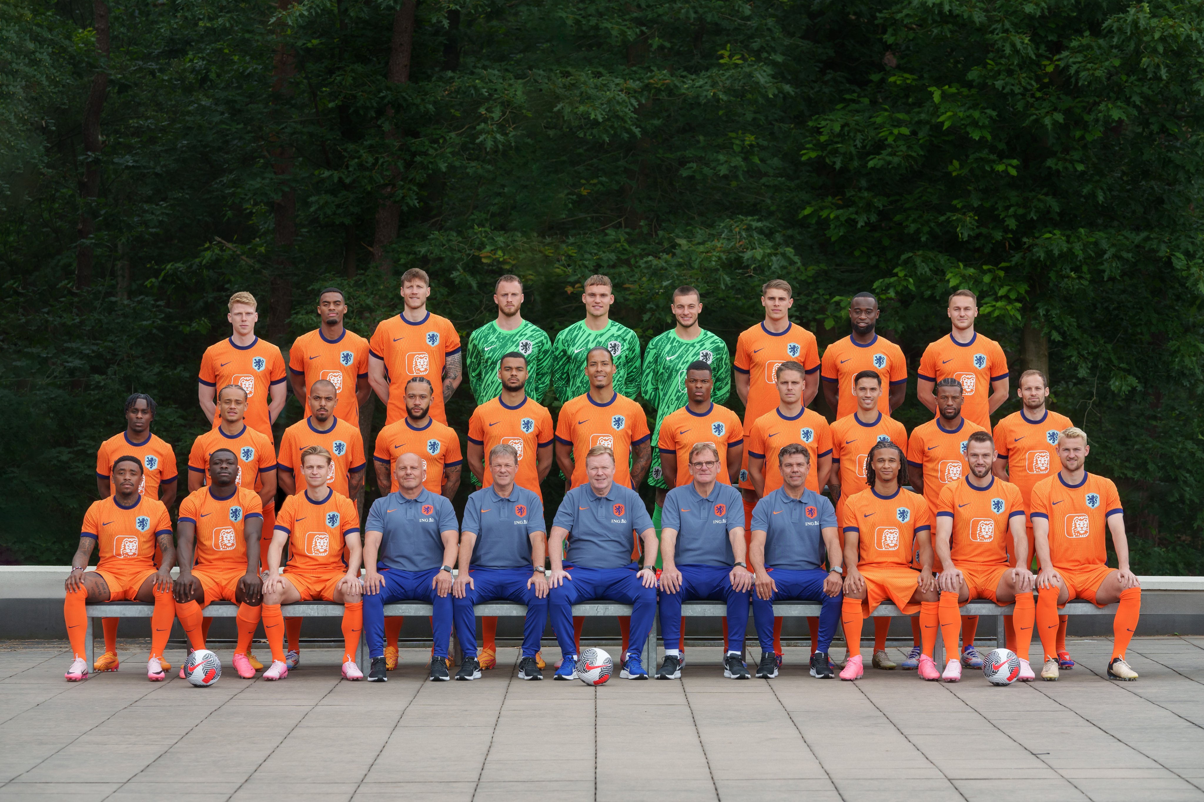 荷兰国家队战胜波兰,晋级形势乐观 荷兰国家队战胜波兰,晋级形势乐观