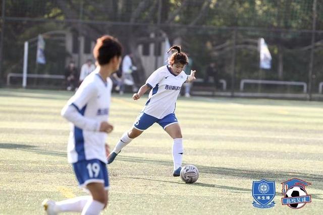 中国女足队员发挥出色,斩获多个国际比赛冠军 中国女足队员发挥出色,斩获多个国际比赛冠军