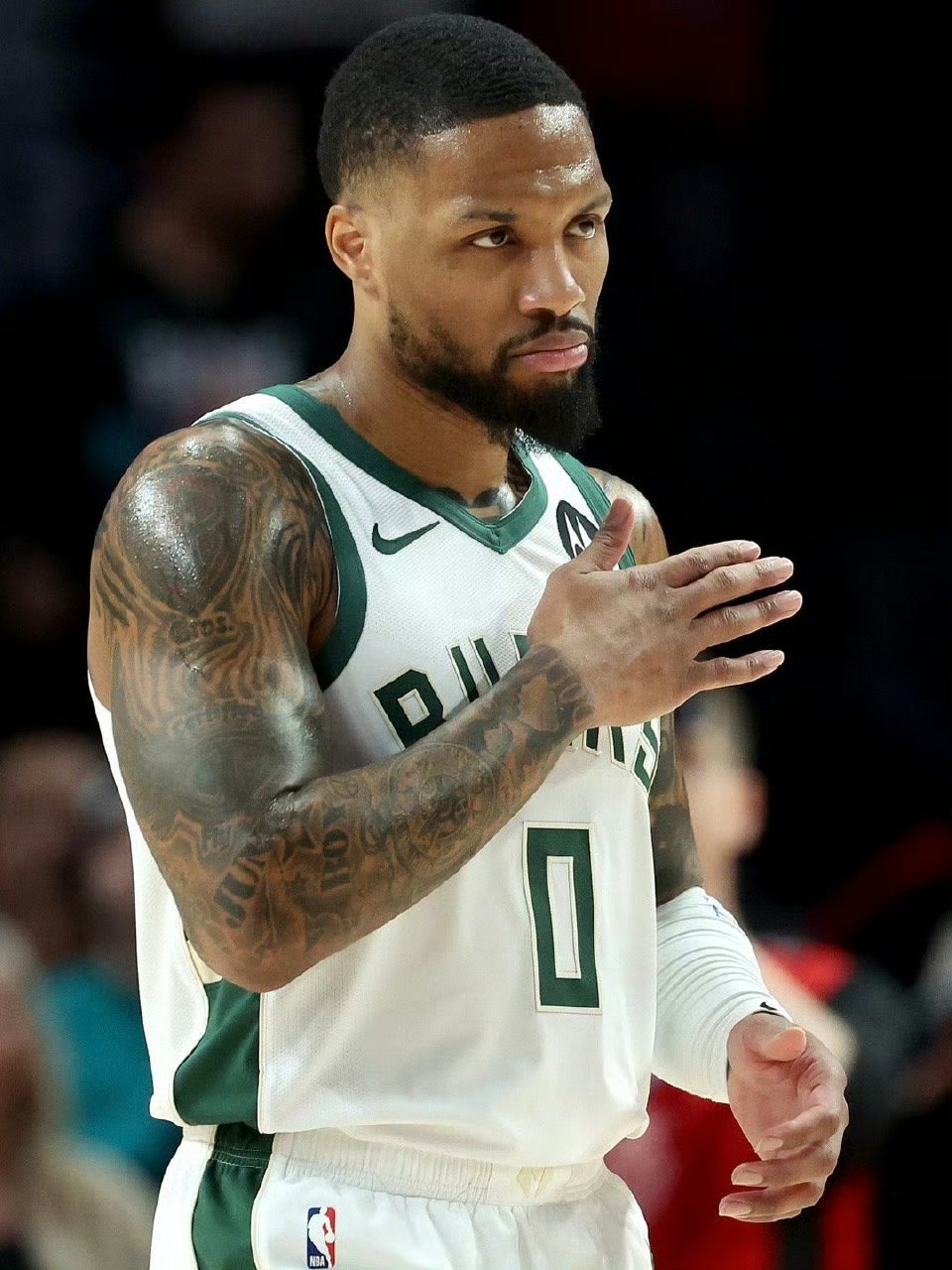 开拓者客场力克奇才，利拉德关键时刻发威的简单介绍