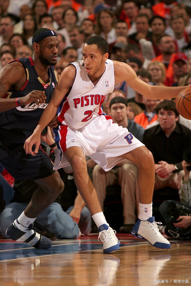 魔术横扫鹈鹕，福克斯惊艳四座